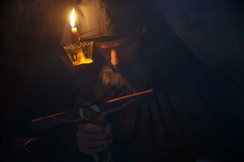 Соединим наши сердца в молитве со святогорскими монахами