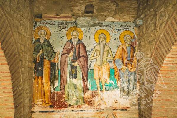 Фрески Протата с изображениями апостолов
