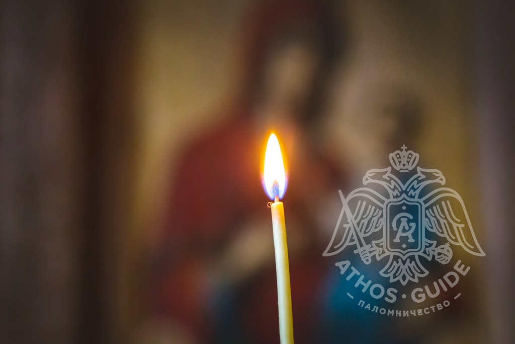 Свеча перед иконой