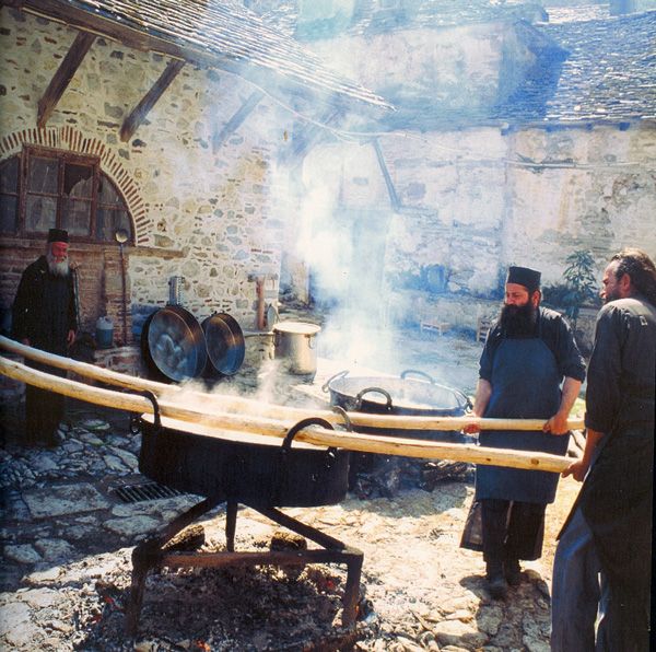 Приготовление пищи в монастыре Кутлумуш