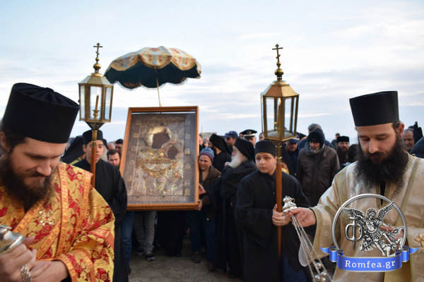 Крестный ход с Иверской иконой