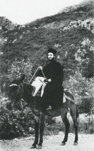 Архимандрит Эмилиан Симонопетритски в молодости