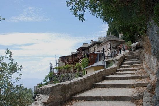 Ступени к постройкам