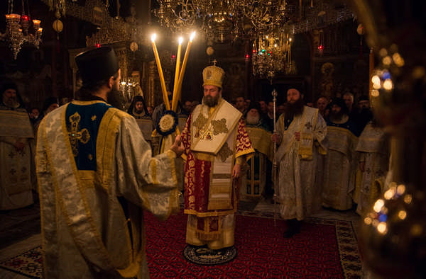 Служба в монастыре Хиландар фото